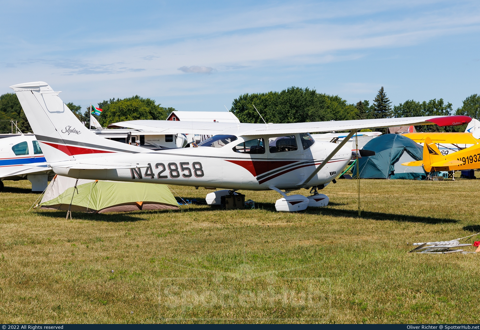 Photo of N42858 - Cessna 182L Skylane operated by Private