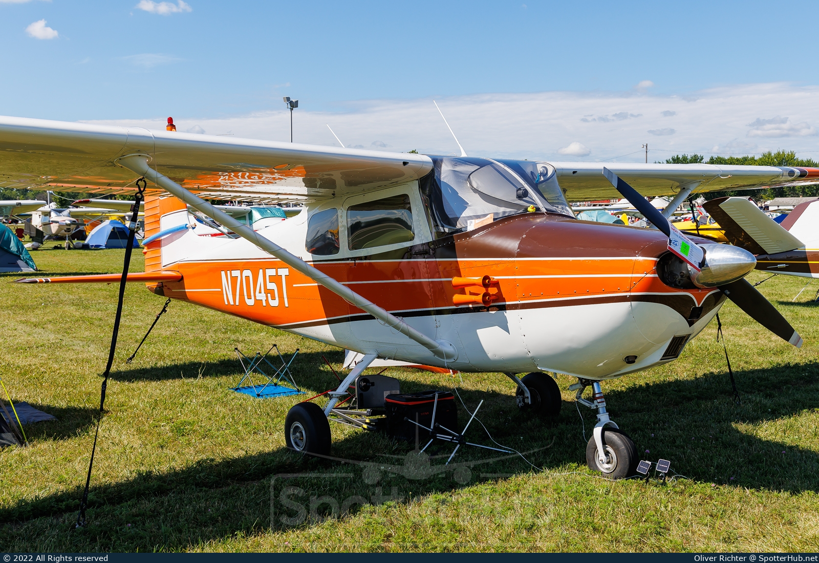 Photo of N7045T - Cessna 172 operated by Private