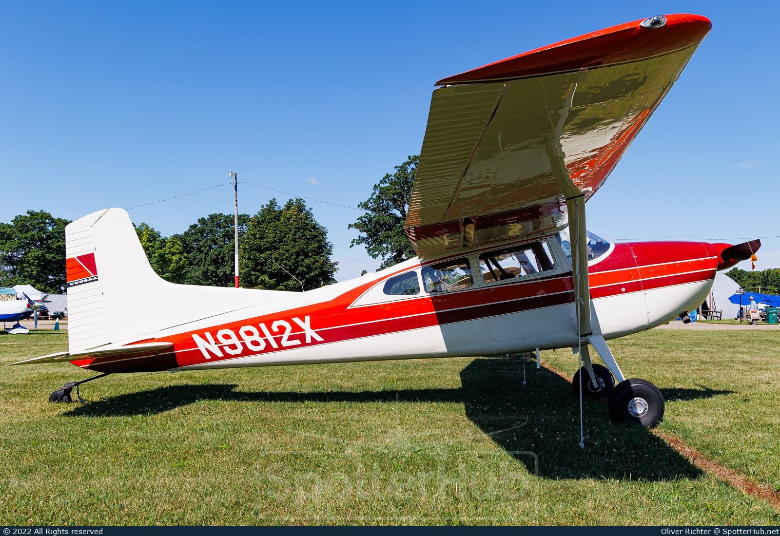 Photo of N9812X - Cessna 185 Skywagon operated by Private