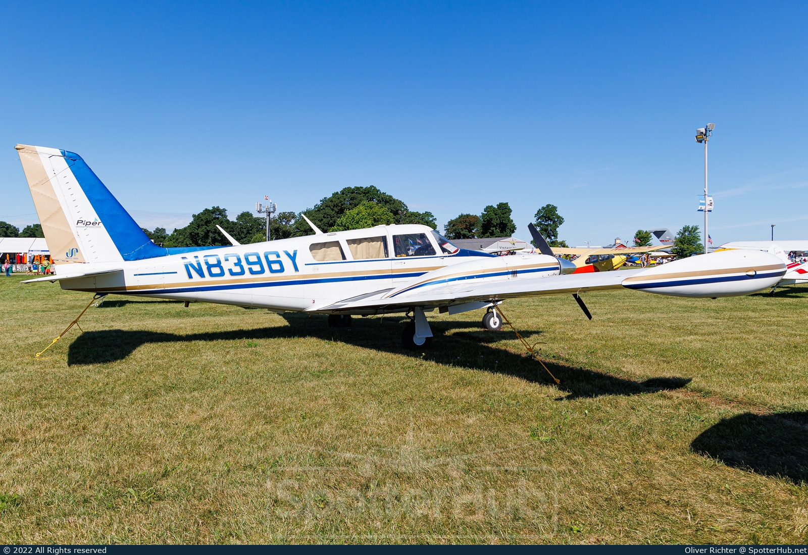 Photo of N8396Y - Piper PA-30-160 Twin Comanche B operated by Private