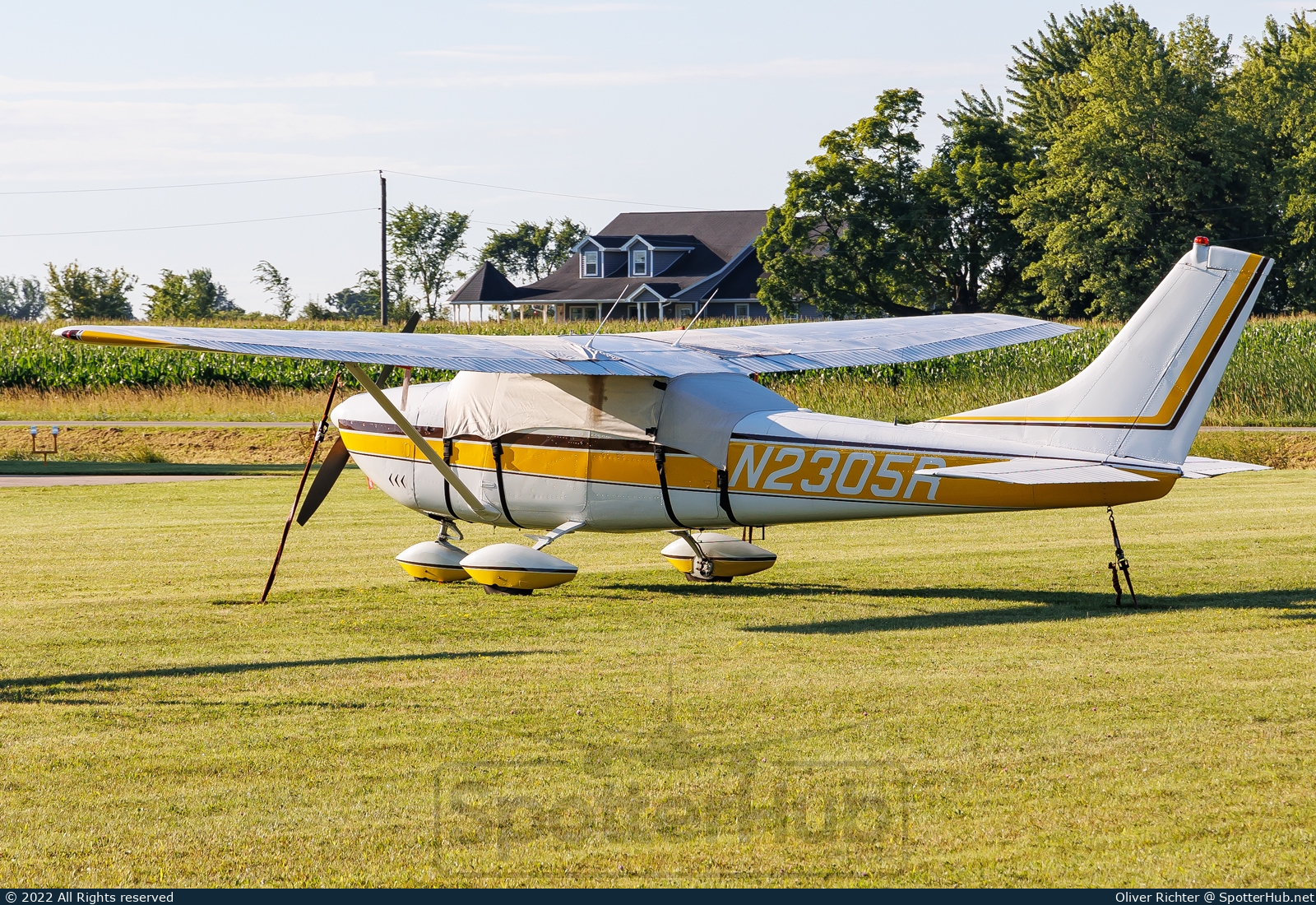Photo of N2305R - Cessna 182G Skylane operated by Private