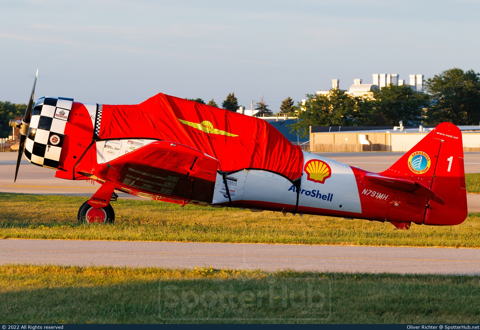 Photo of N791MH - North American T-6G Texan operated by Aeroshell Aerobatic Team