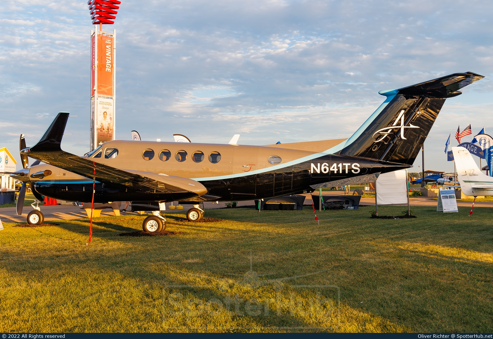 Photo of N641TS - Beechcraft 200 Super King Air operated by Jet Access Aviation