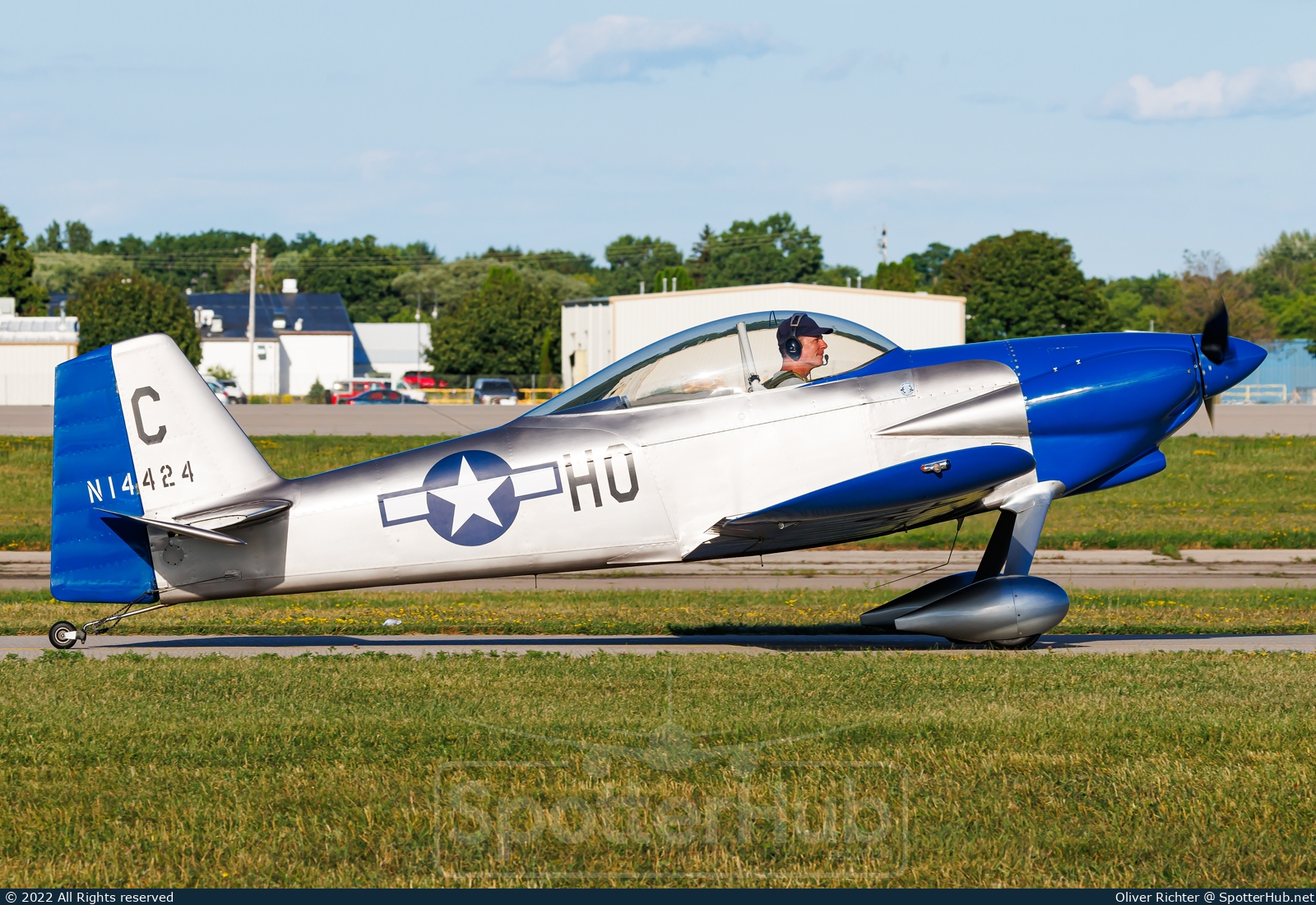 Photo of N14424 - Vans RV-4 operated by Private