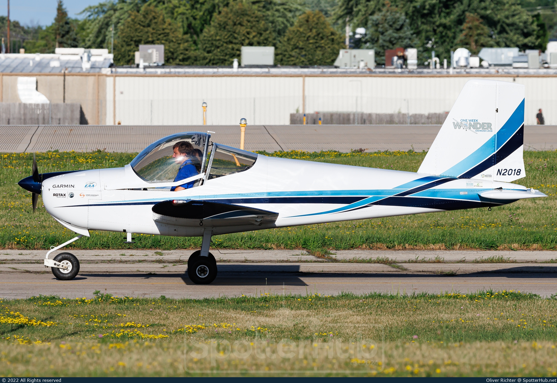 Photo of N2018 - Vans RV-12iS operated by EAA Experimental Aircraft Association