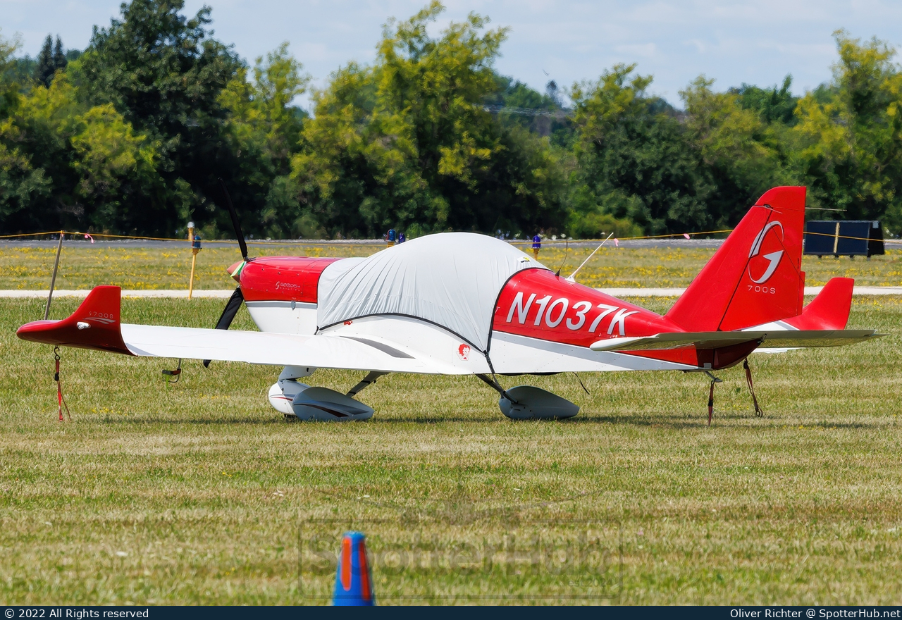 Photo of N1037K - Gobosh 700S operated by Private