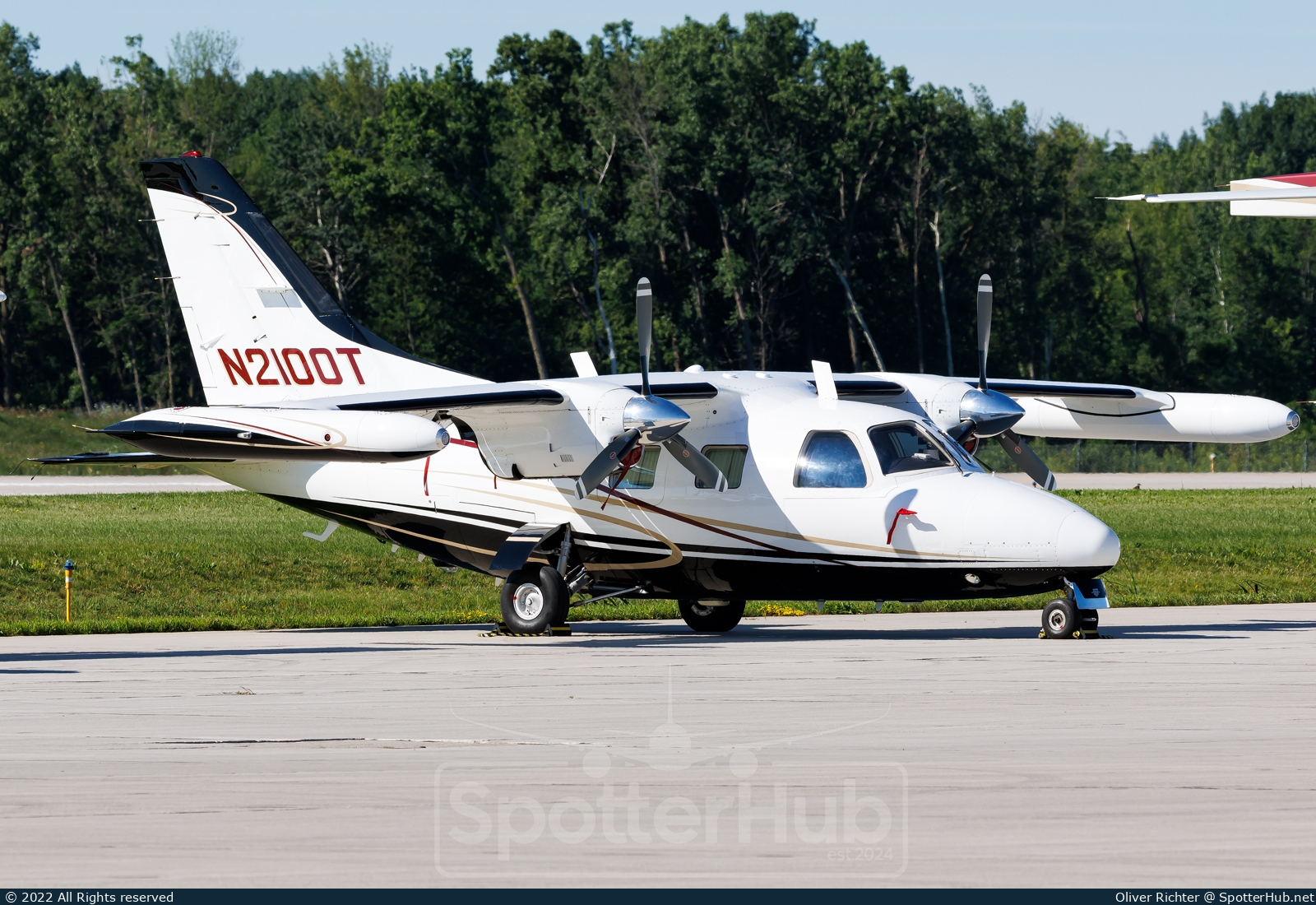 Photo of N2100T - Mitsubishi MU-2B-20 operated by Private