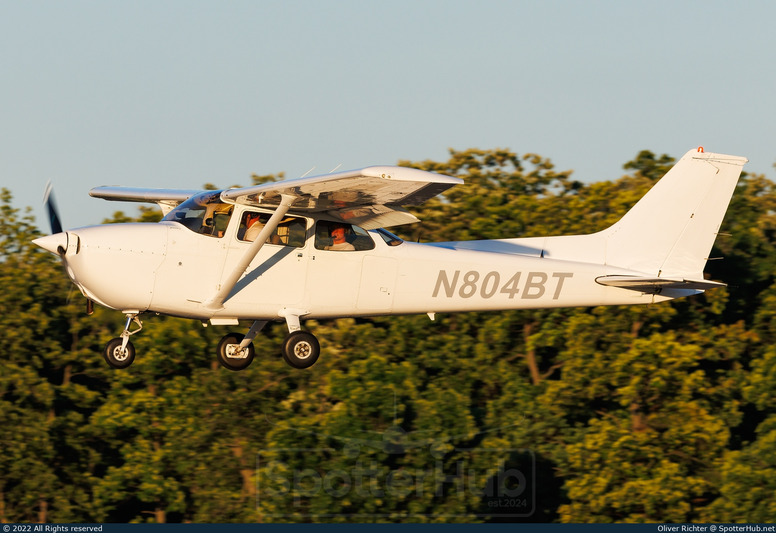 Photo of N804BT - Cessna 172N Skyhawk operated by Glidepath Aviation