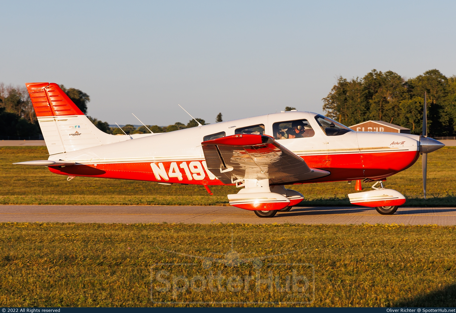 Photo of N419W - Piper PA-28-181 Archer III operated by Ann Arbor Flyers