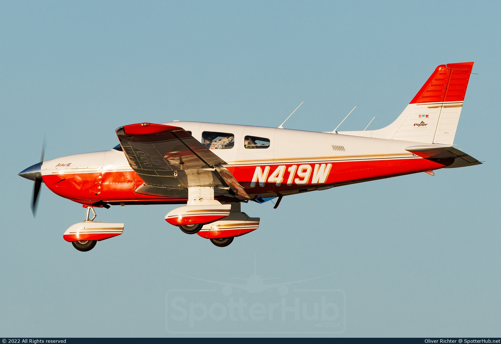 Photo of N419W - Piper PA-28-181 Archer III operated by Ann Arbor Flyers