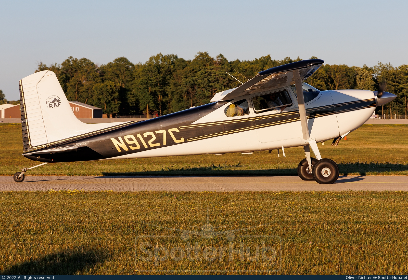 Photo of N9127C - Cessna 180 Skywagon operated by Private