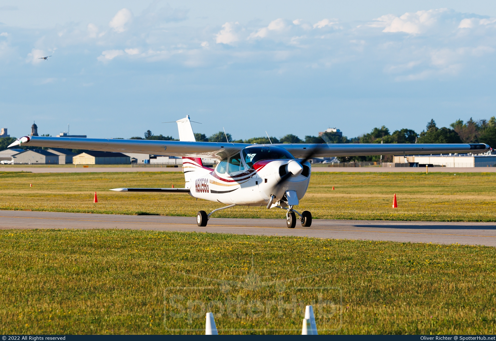Photo of N8056G - Cessna 177RG Cardinal RG operated by Private