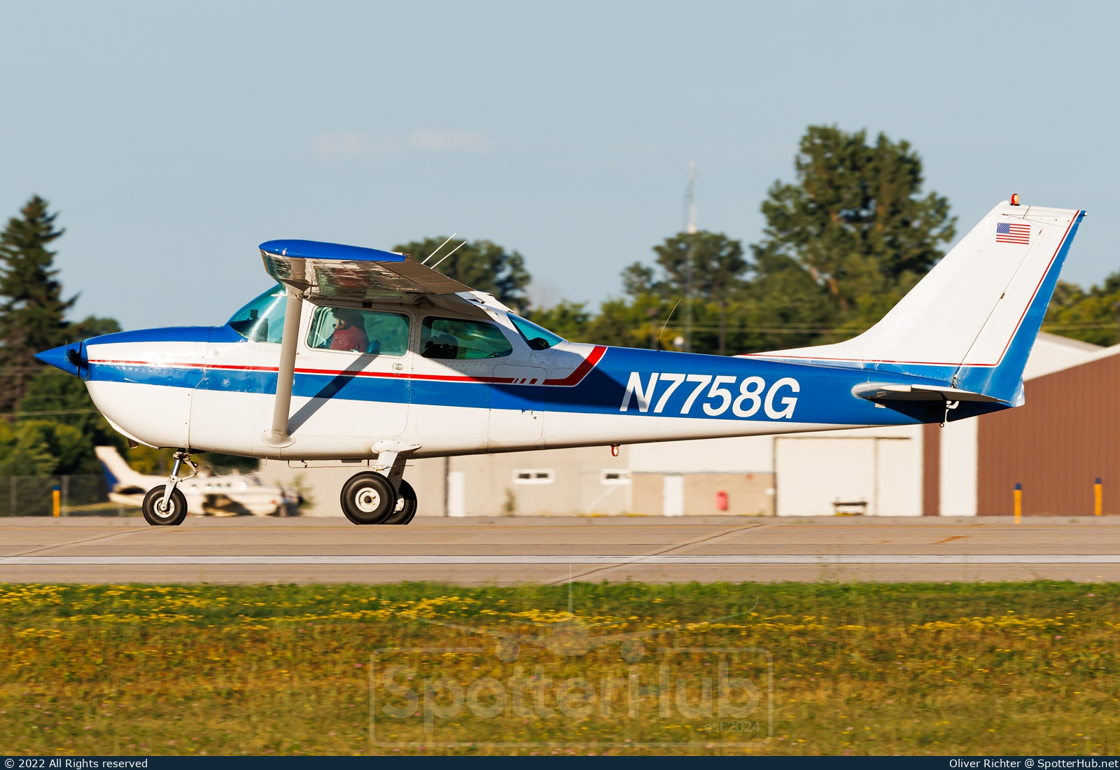 Photo of N7758G - Cessna 172L Skyhawk operated by Private