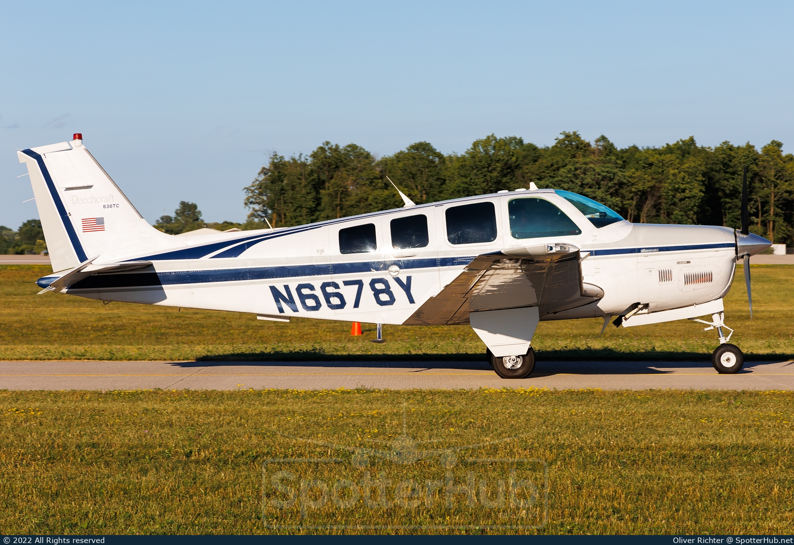 Photo of N6678Y - Beechcraft B36TC Bonanza operated by Private