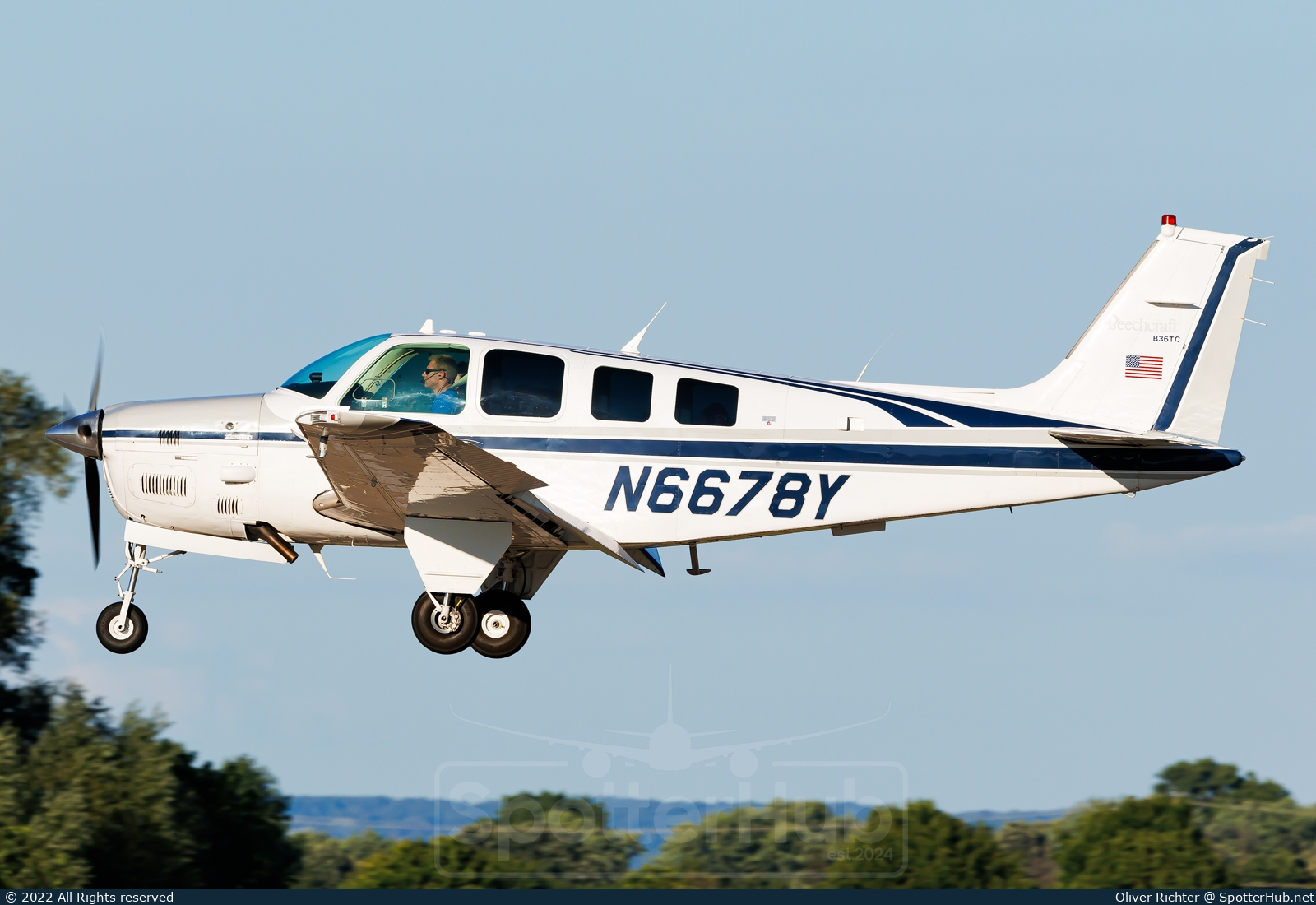 Photo of N6678Y - Beechcraft B36TC Bonanza operated by Private