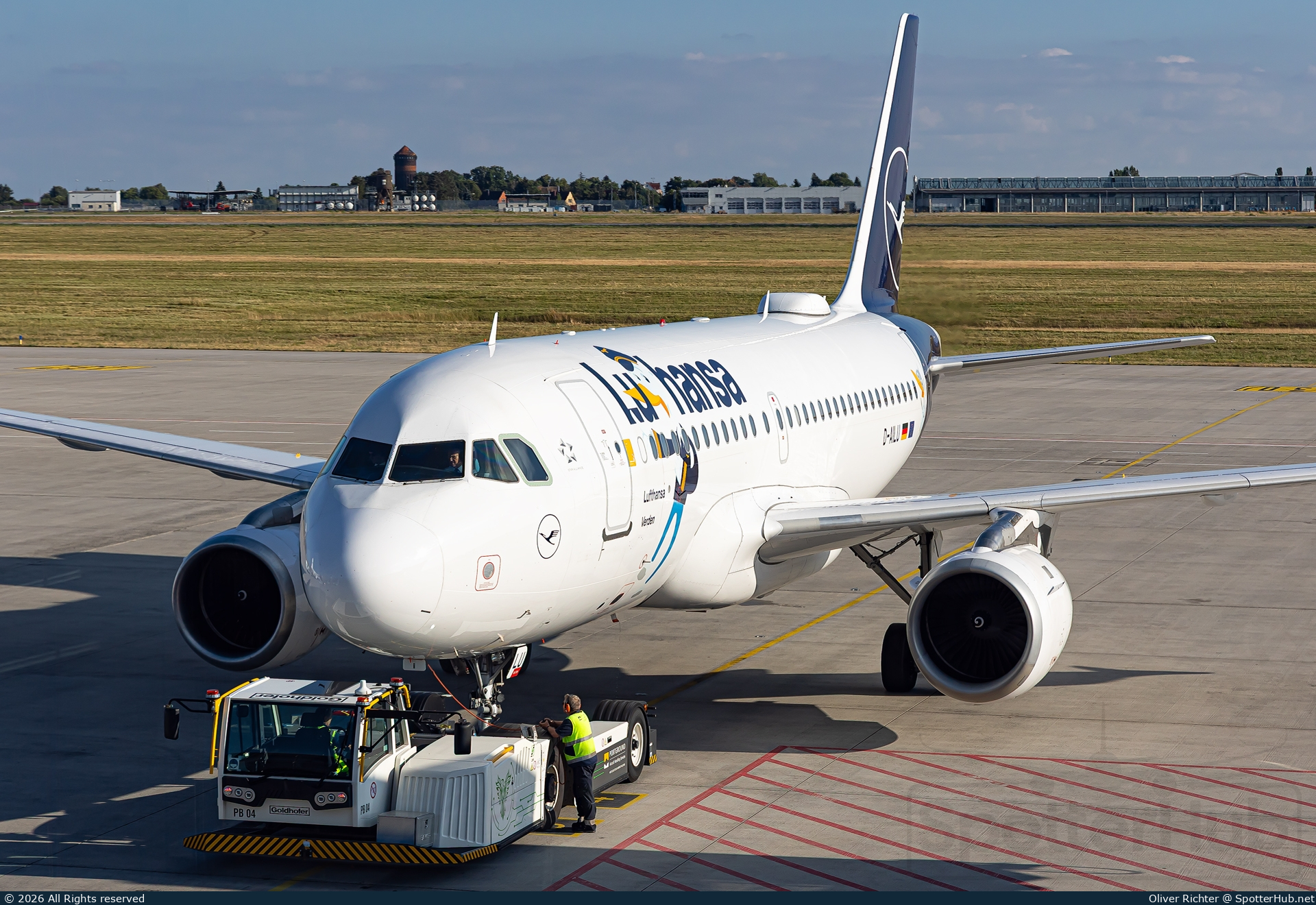 Photo of D-AILU - Airbus A319-114 operated by Lufthansa