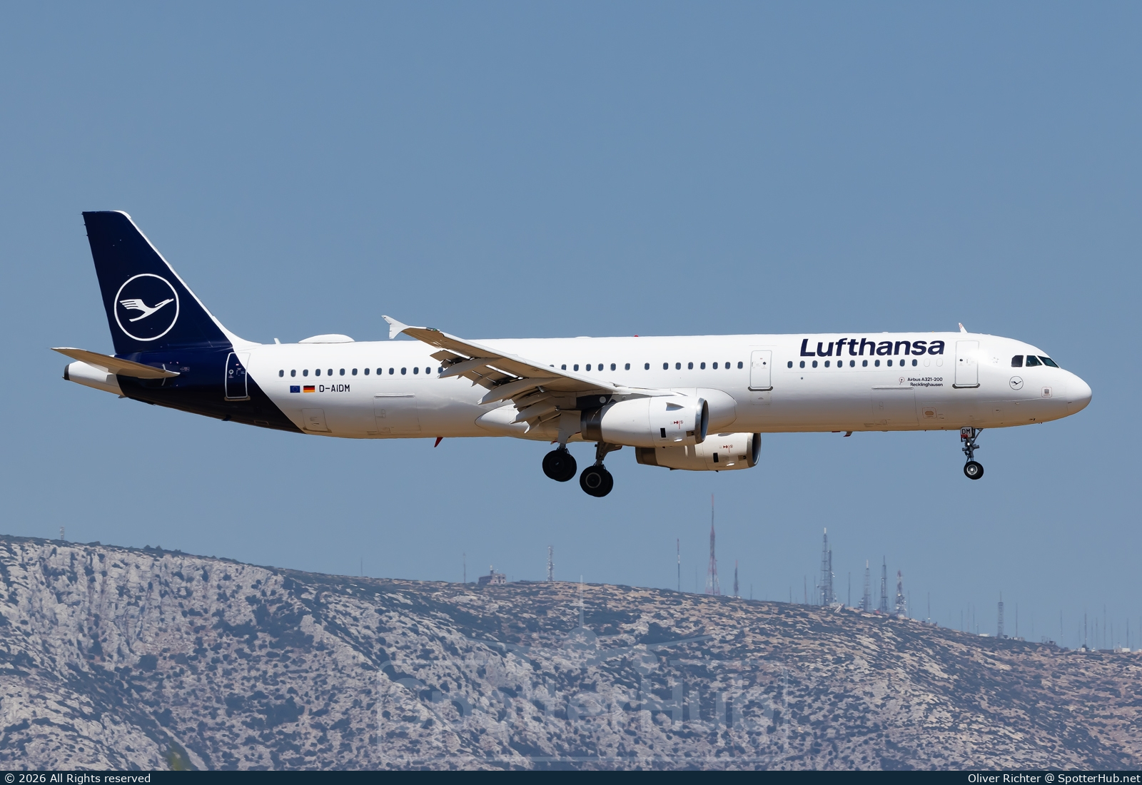 Photo of D-AIDM - Airbus A321-231 operated by Lufthansa