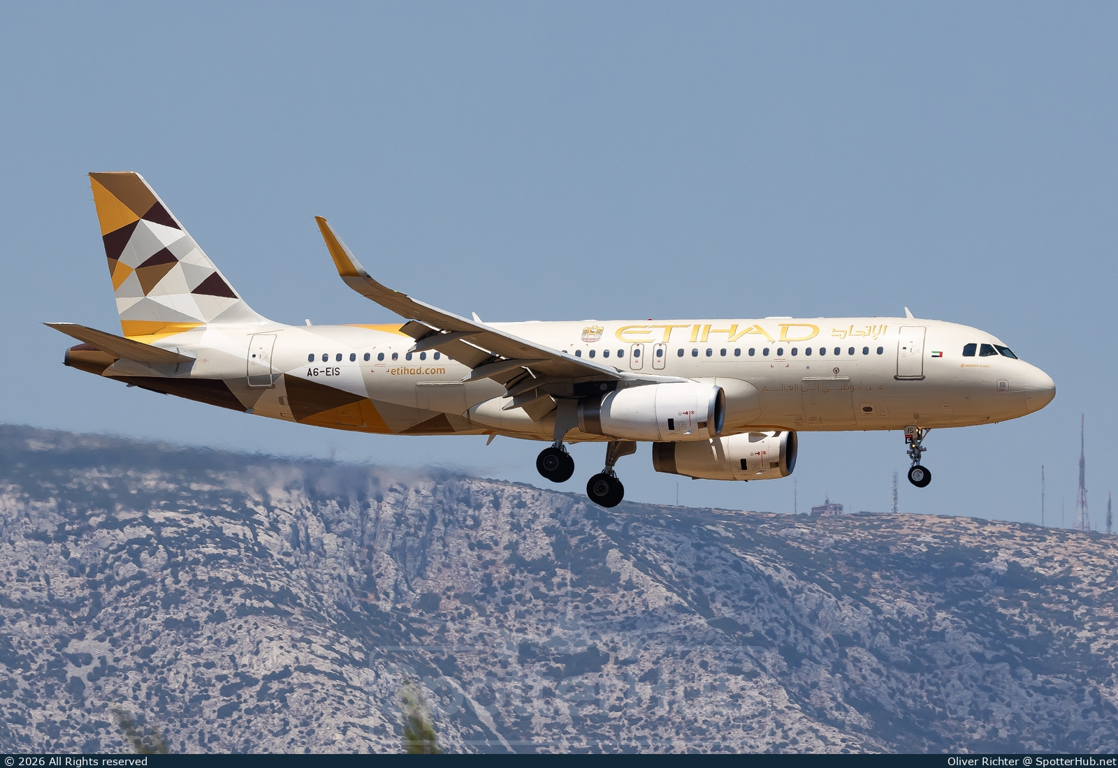Photo of A6-EIS - Airbus A320-232 operated by Etihad Airways