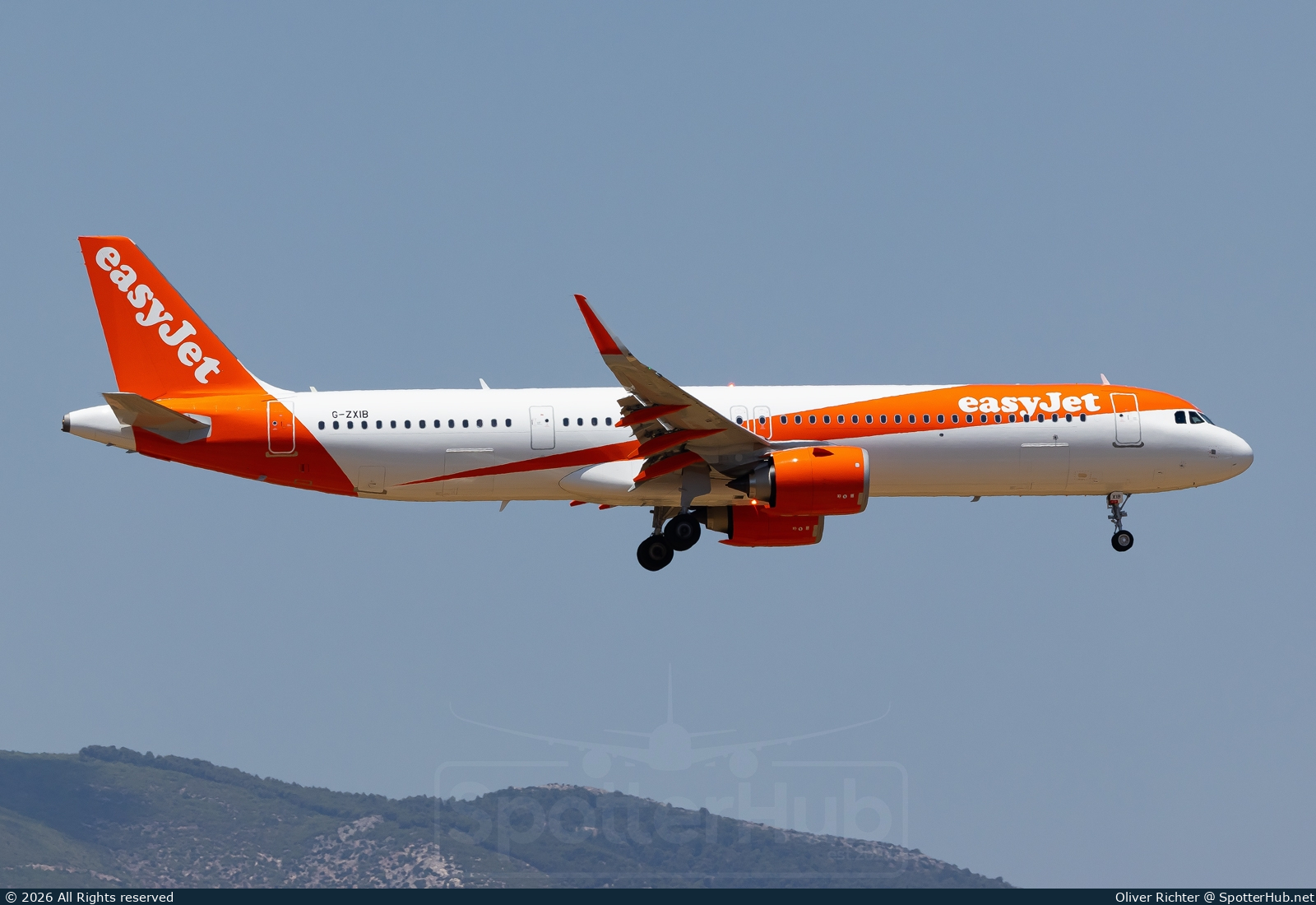 Photo of G-ZXIB - Airbus A321-251NX operated by easyJet