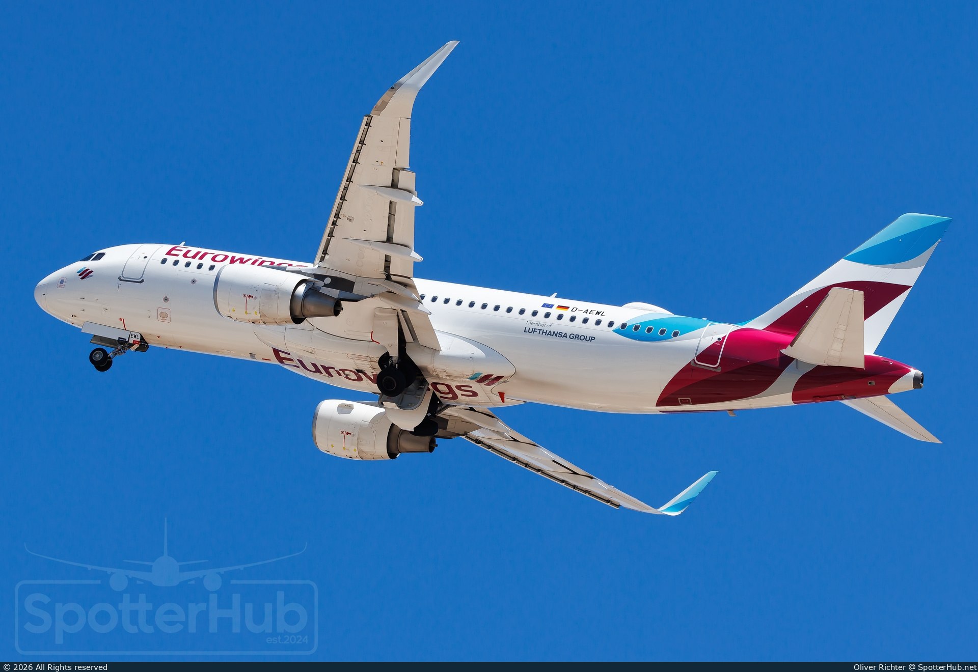 Photo of D-AEWL - Airbus A320-214 operated by Eurowings