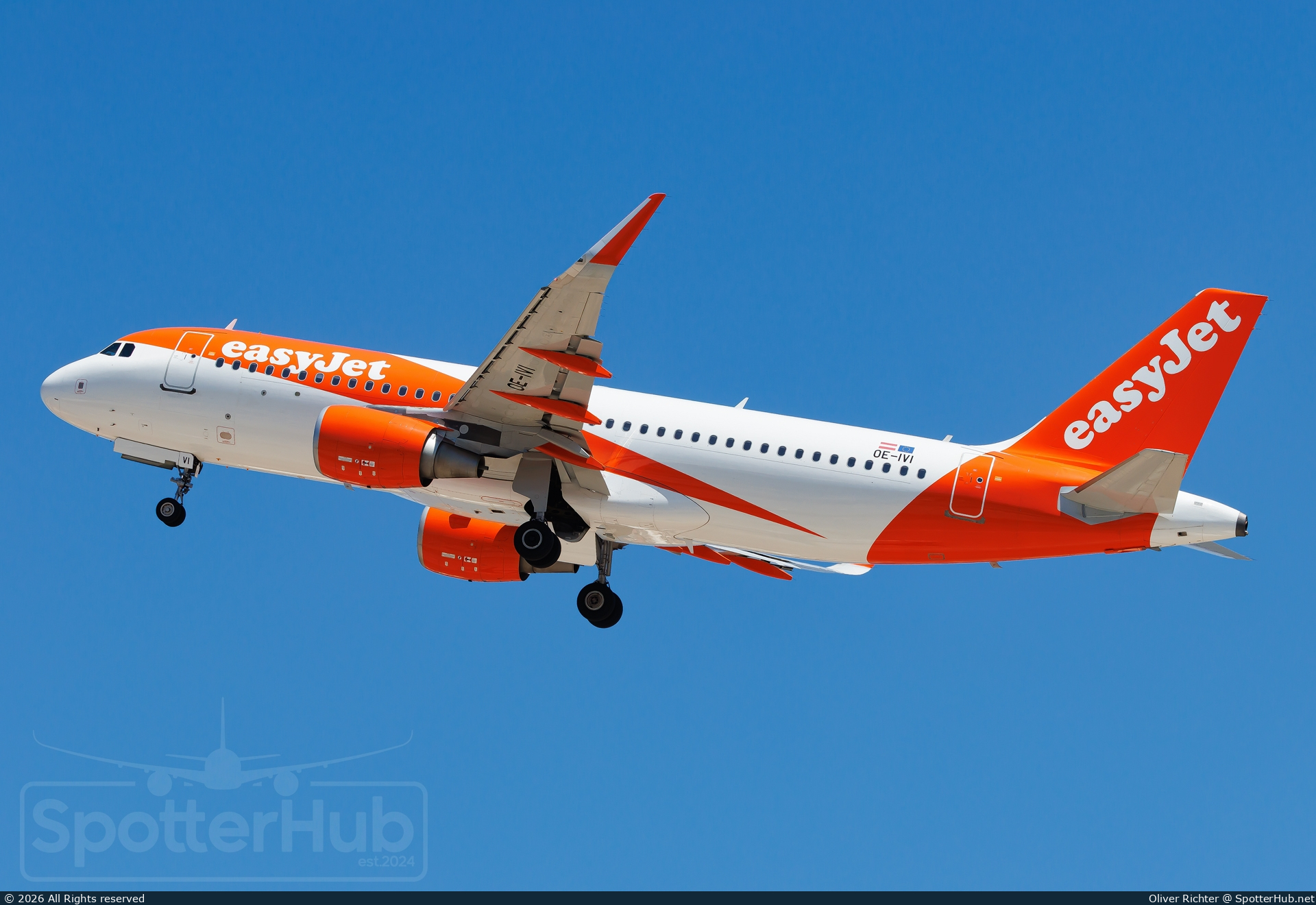 Photo of OE-IVI - Airbus A320-214 operated by easyJet Europe