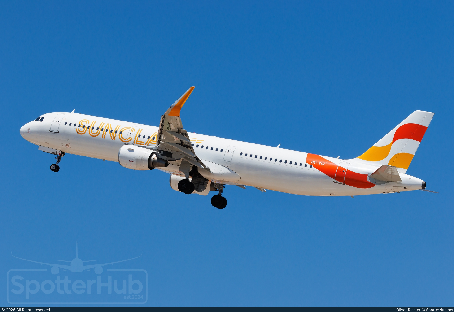 Photo of OY-TCI - Airbus A321-211 operated by Sunclass Airlines