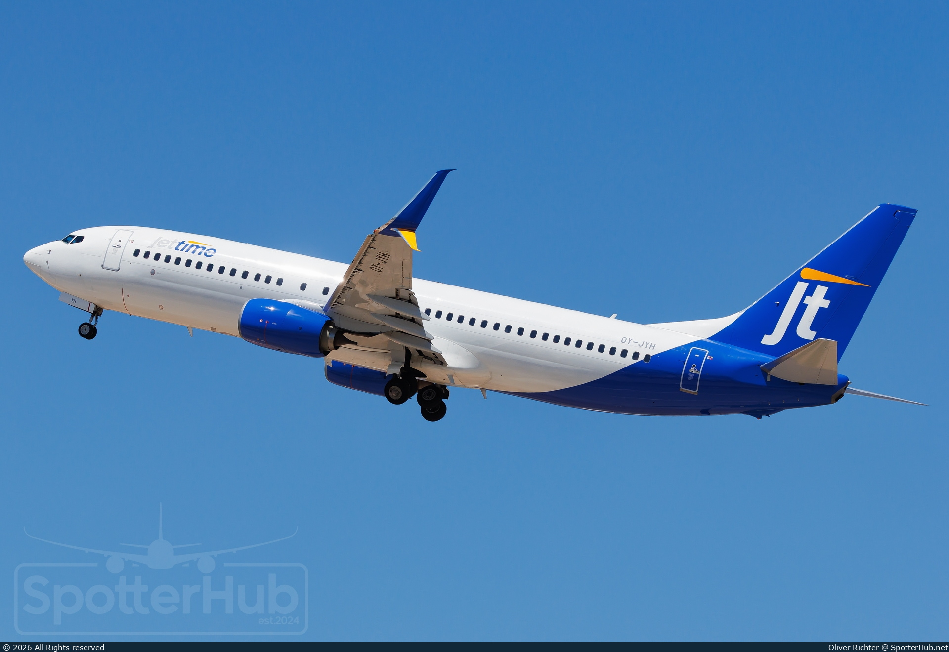 Photo of OY-JYH - Boeing 737-8JP operated by Jettime
