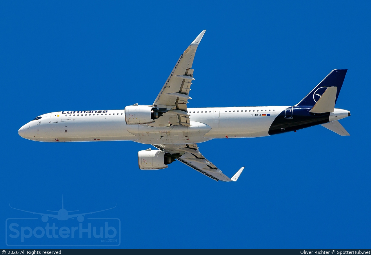 Photo of D-AIEJ - Airbus A321-271NX operated by Lufthansa
