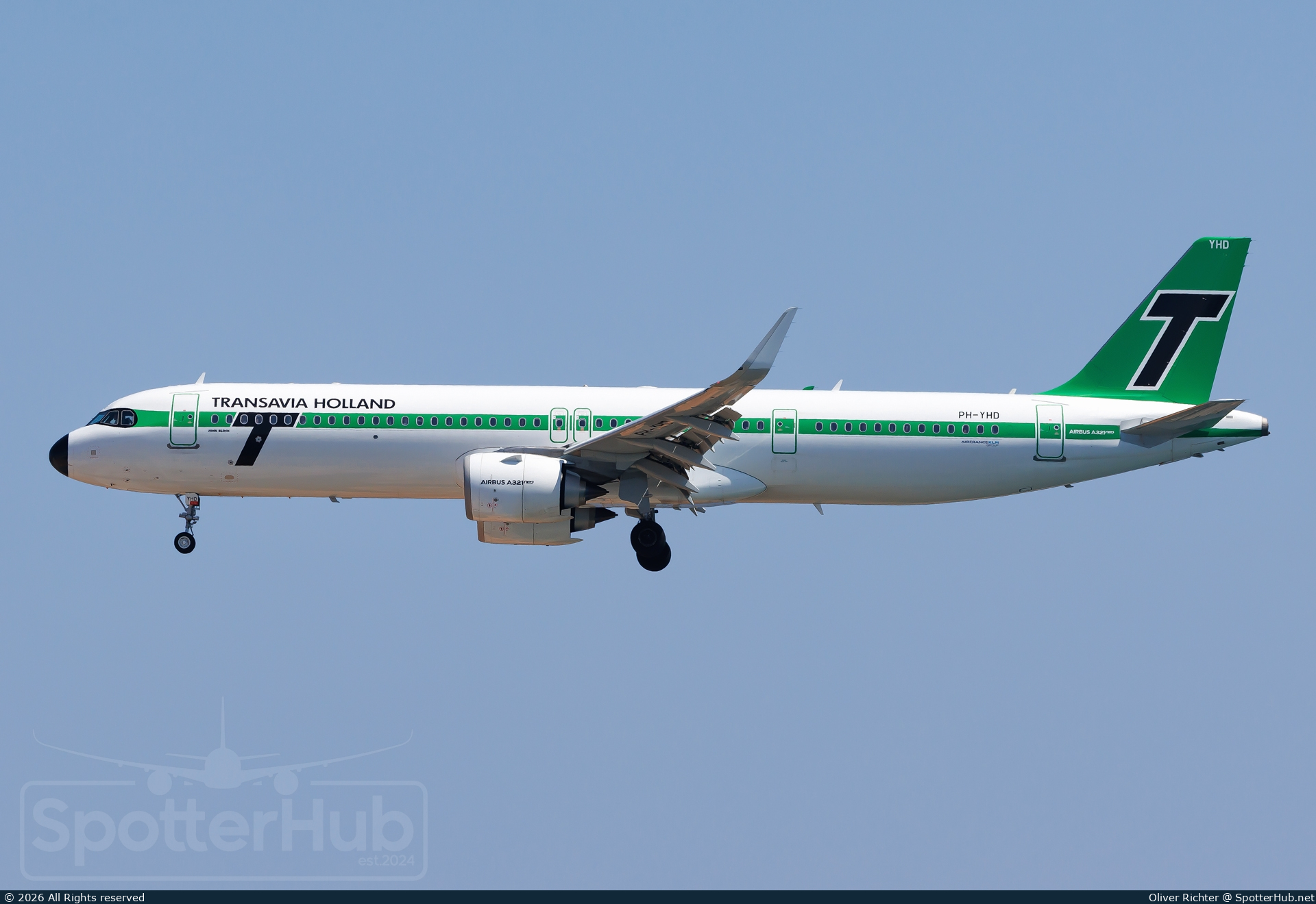 Photo of PH-YHD - Airbus A321-252NX operated by Transavia