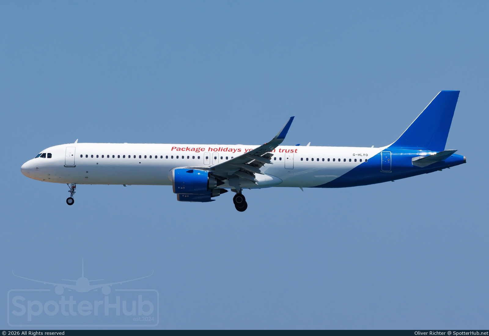 Photo of G-HLYO - Airbus A321-251NX operated by Jet2