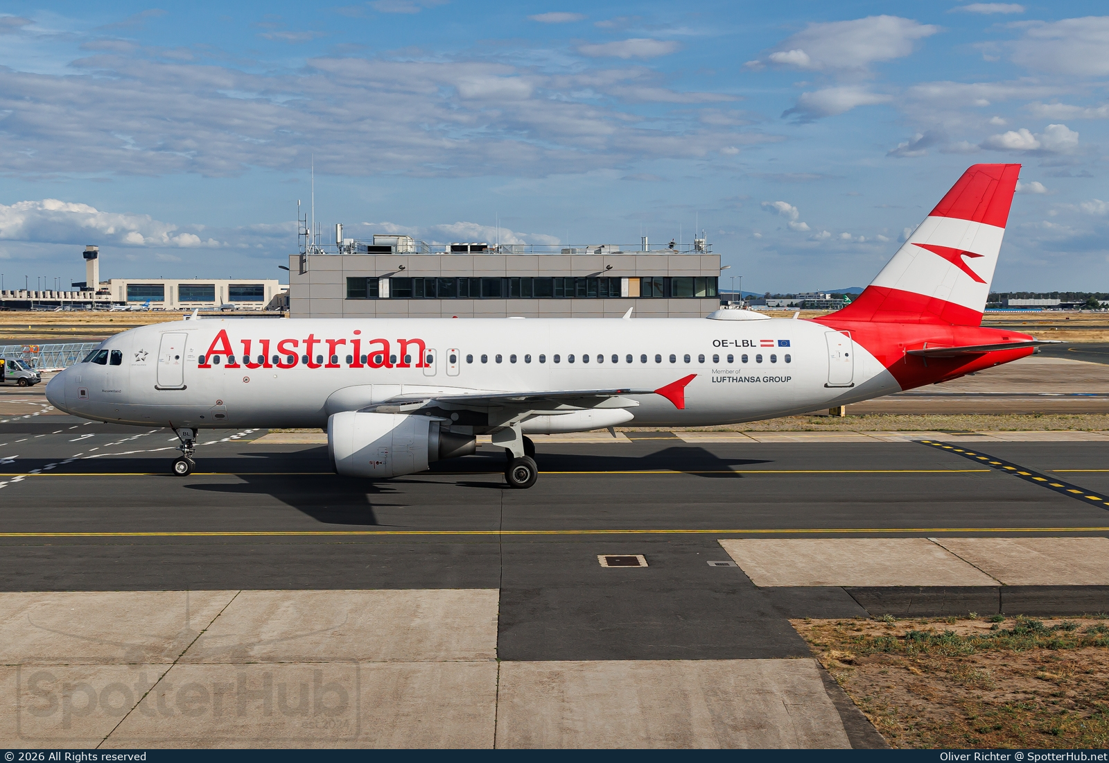 Photo of OE-LBL - Airbus A320-214 operated by Austrian Airlines