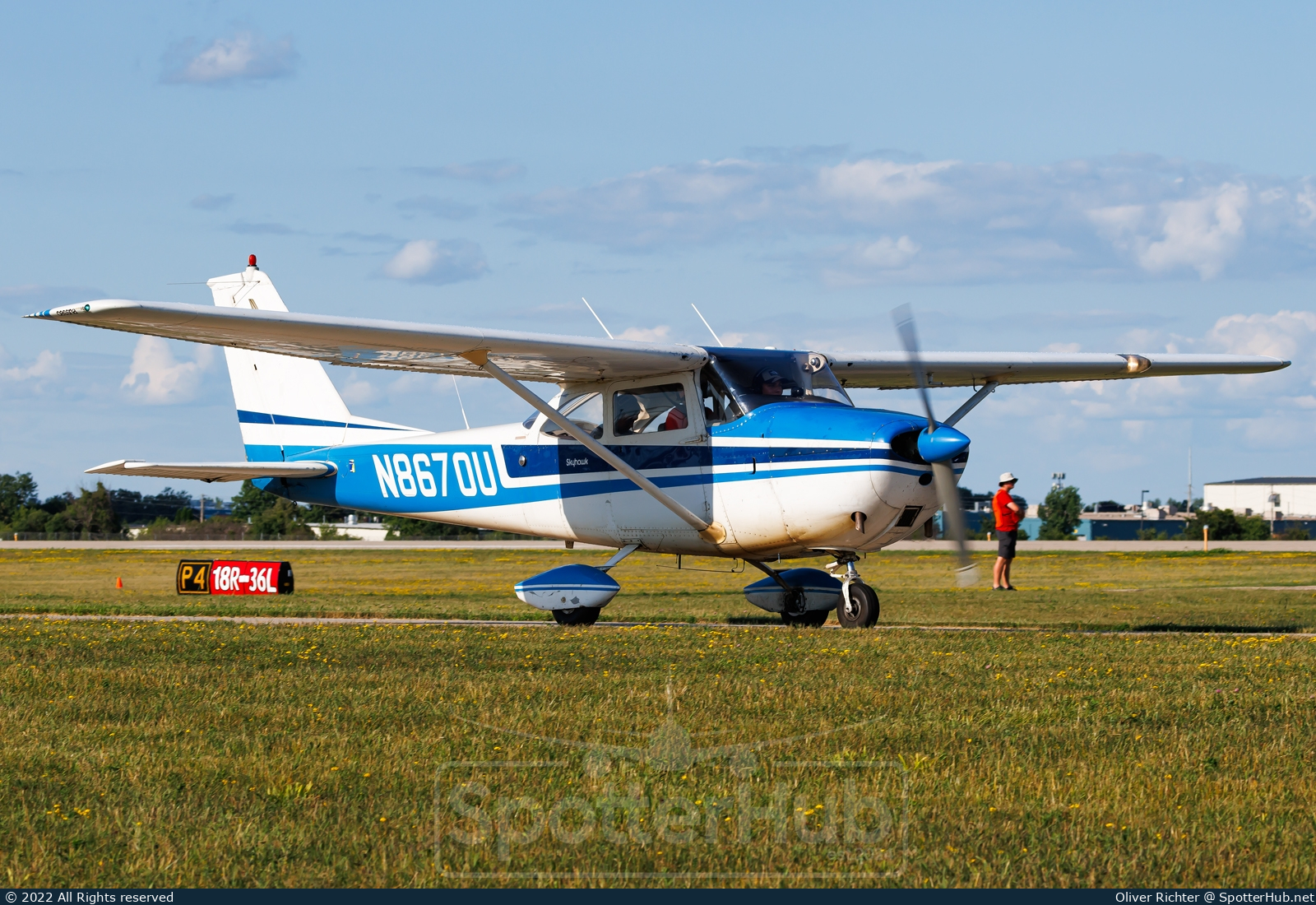 Photo of N8670U - Cessna 172F Skyhawk operated by Private