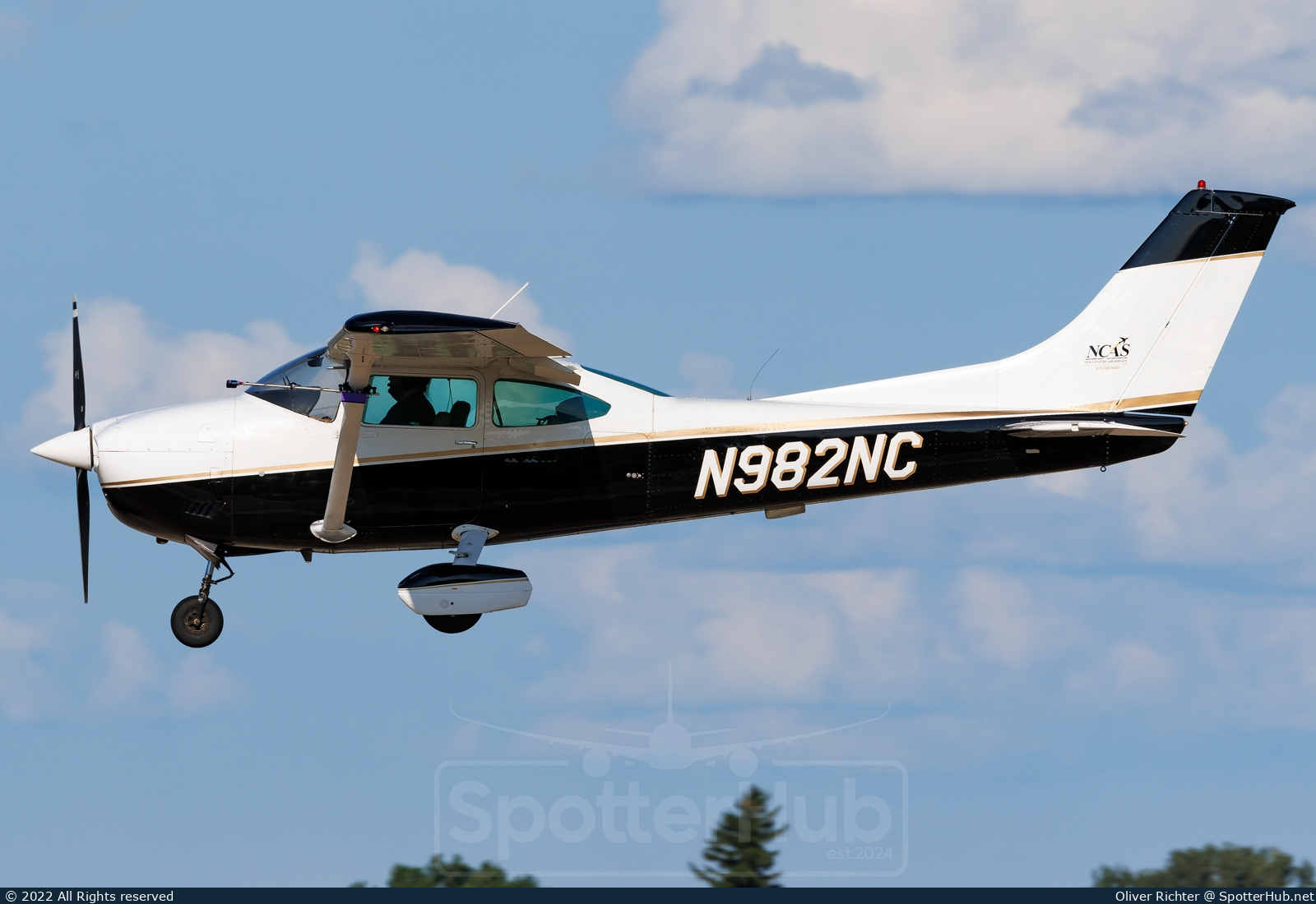 Photo of N982NC - Cessna 182Q Skylane operated by NCAS New Century Air Service