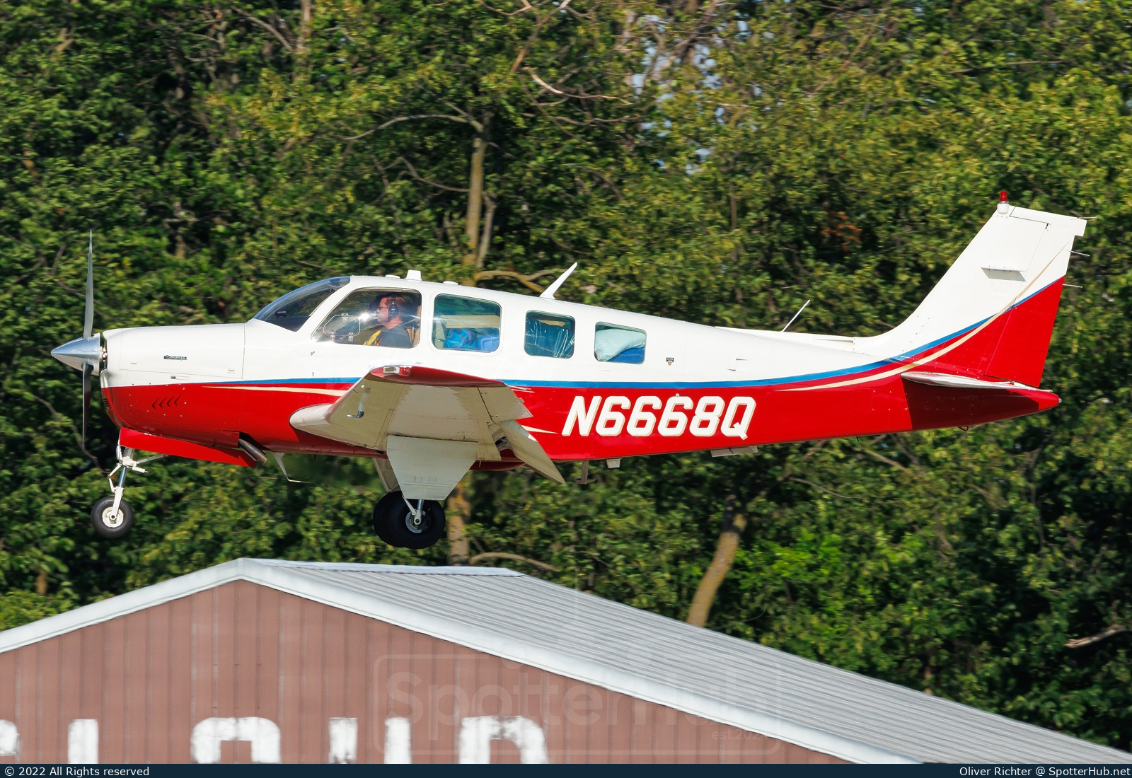 Photo of N6668Q - Beechcraft A36 Bonanza operated by Private