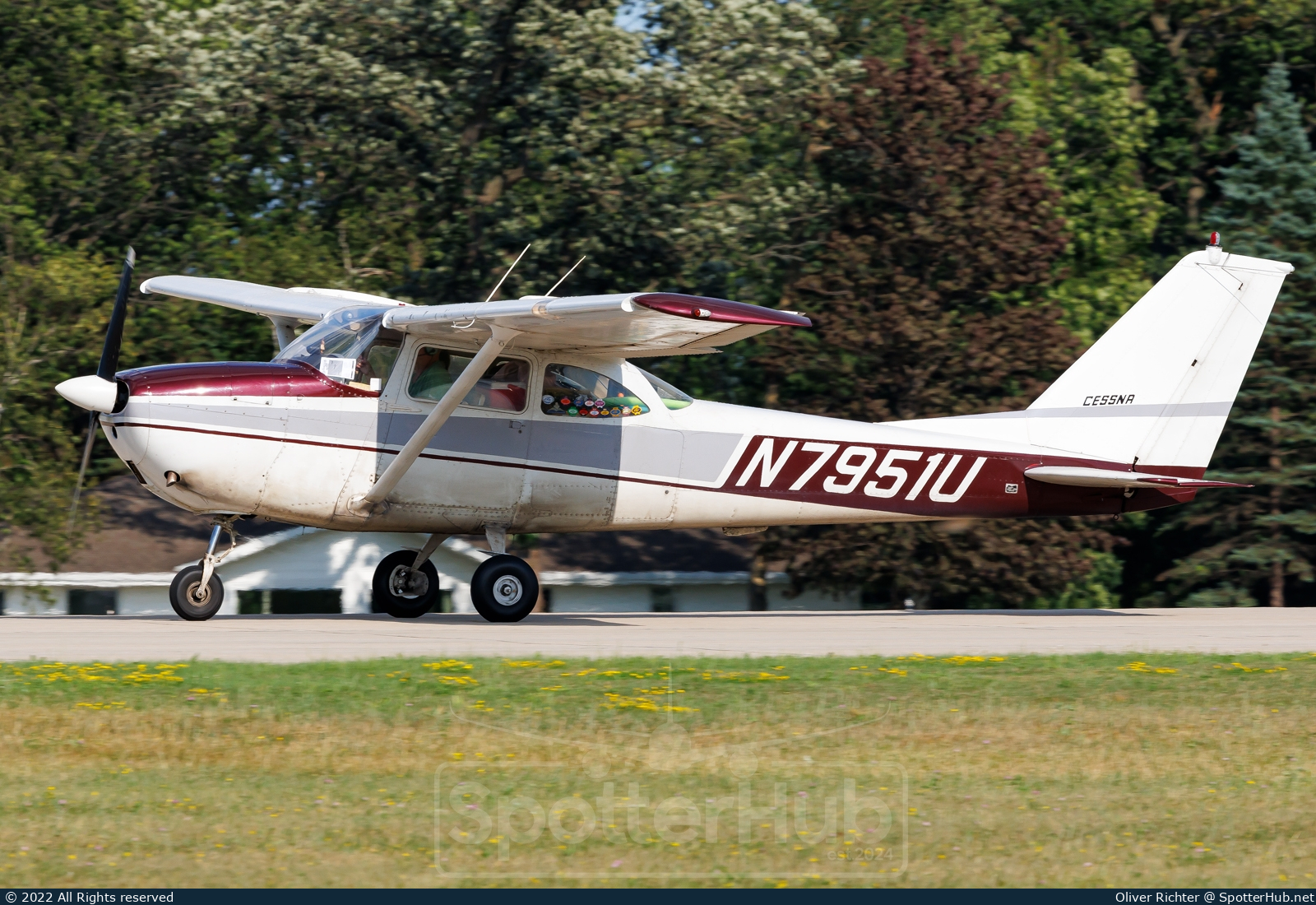 Photo of N7951U - Cessna 172F Skyhawk operated by Private