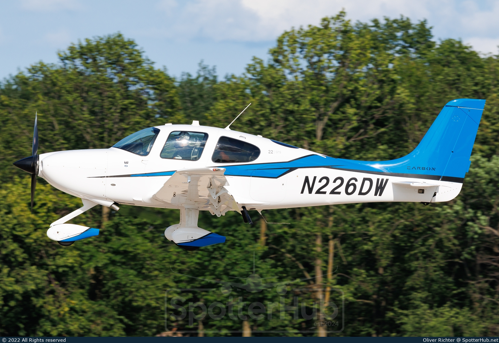 Photo of N226DW - Cirrus SR22 G5 GTS operated by Private