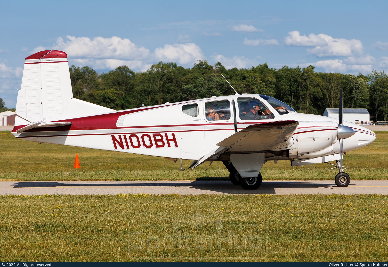 Photo of N100BH - Beechcraft 95 Travel Air operated by Chopper Aviation