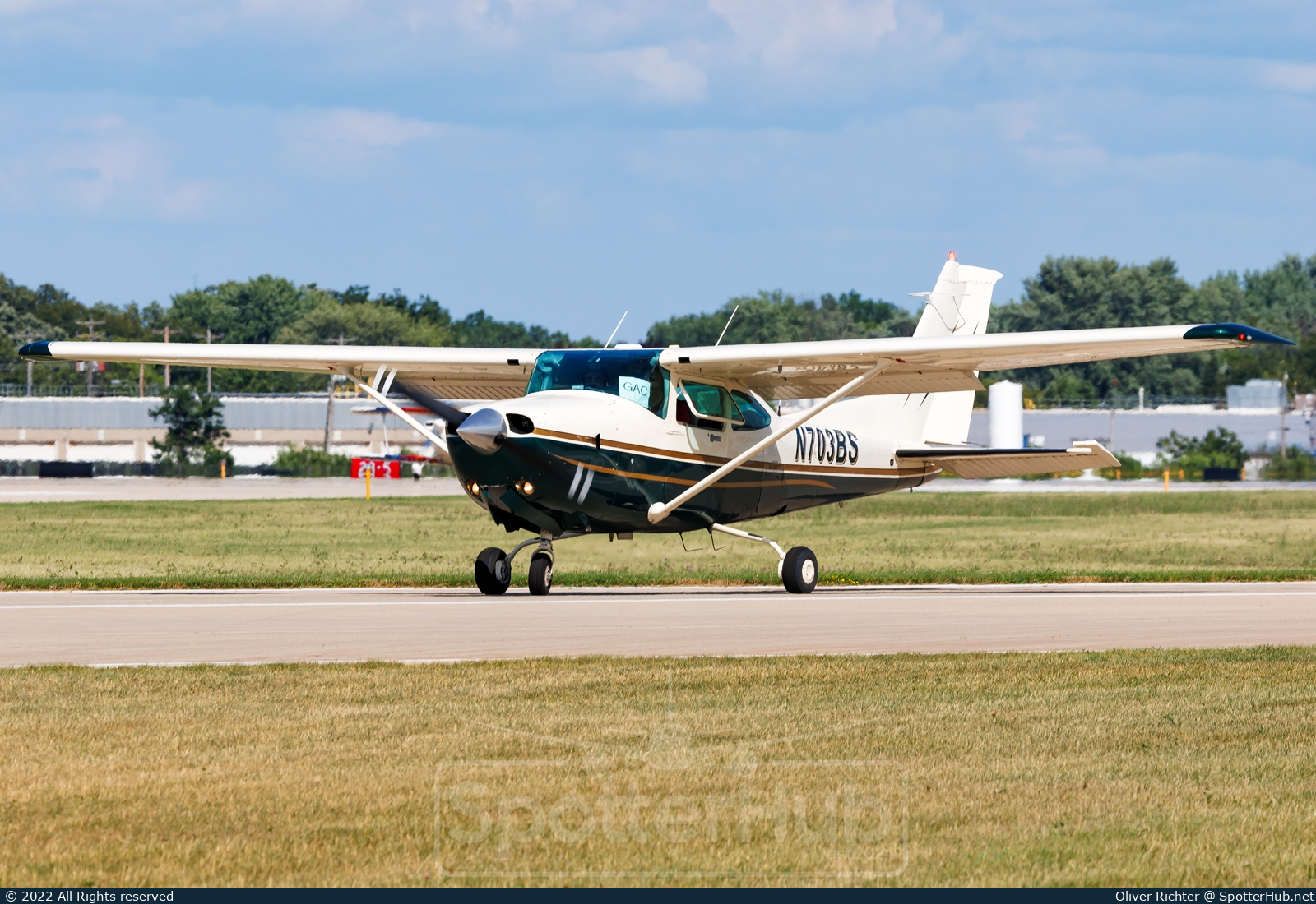 Photo of N703BS - Cessna R182 Skylane RG operated by Private