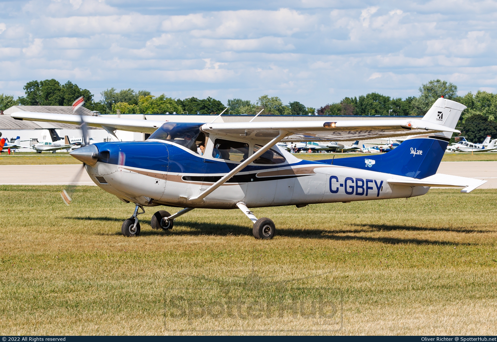 Photo of C-GBFY - Cessna 182T Skylane operated by Brampton Flying Club