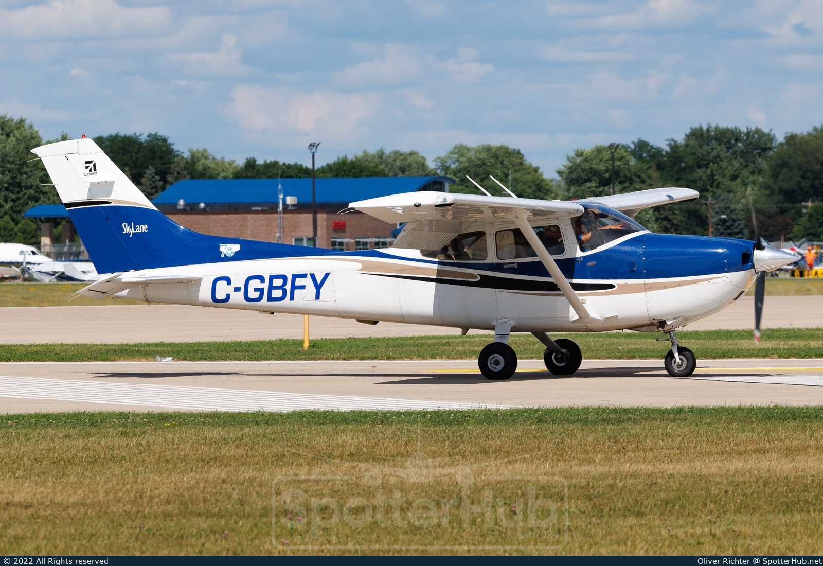 Photo of C-GBFY - Cessna 182T Skylane operated by Brampton Flying Club