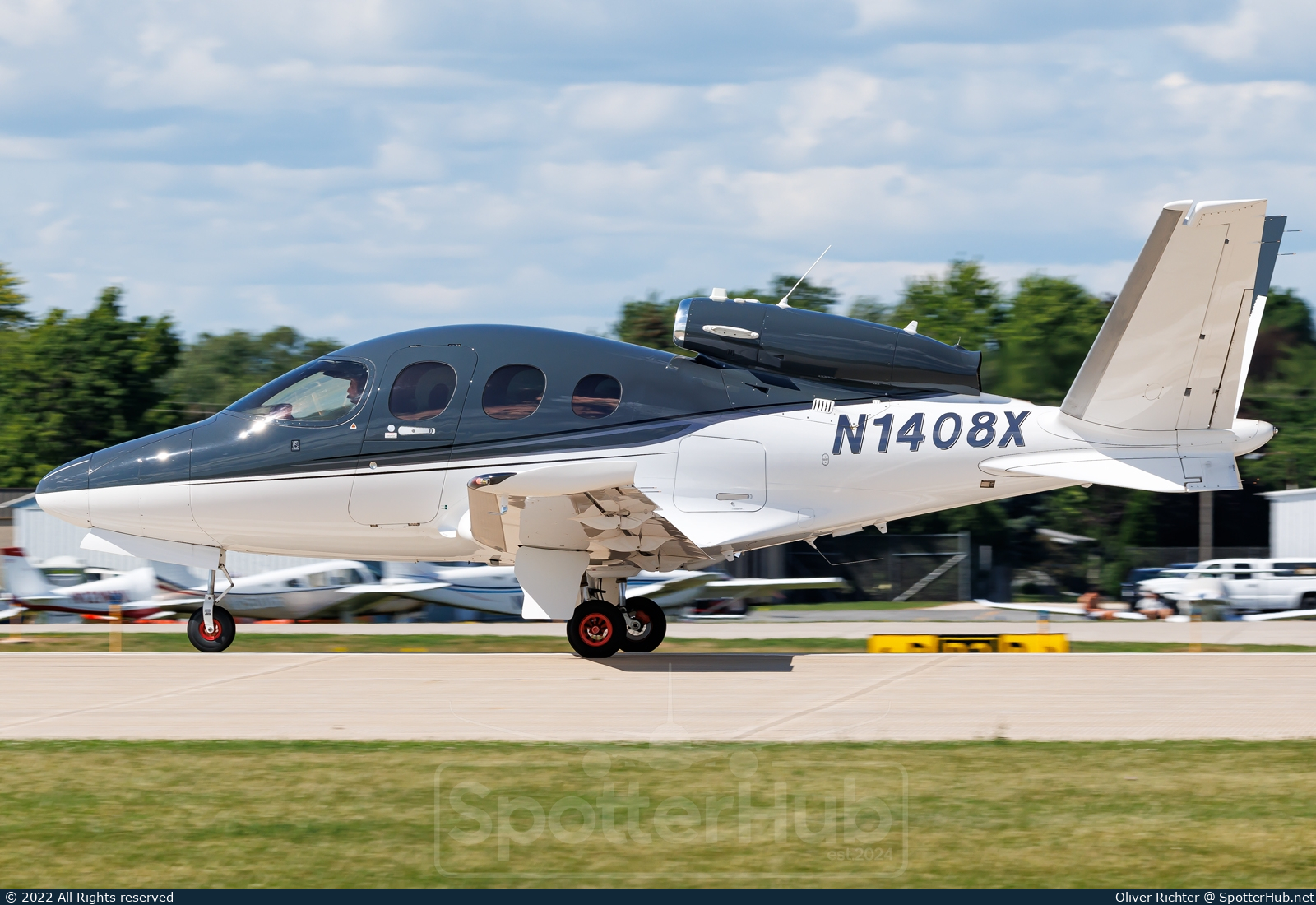 Photo of N1408X - Cirrus Vision Jet G1 operated by FlyAdvanced