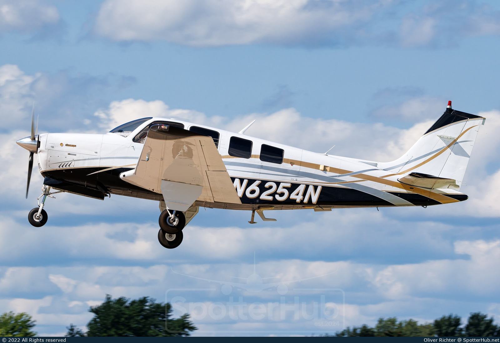 Photo of N6254N - Beechcraft A36 Bonanza operated by Private