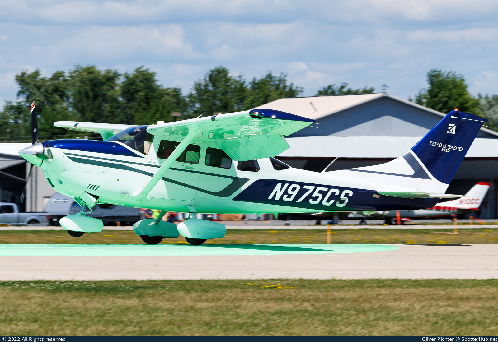 Photo of N975CS - Cessna T206H Turbo Stationair HD operated by Textron Aviation Employees Flying Club