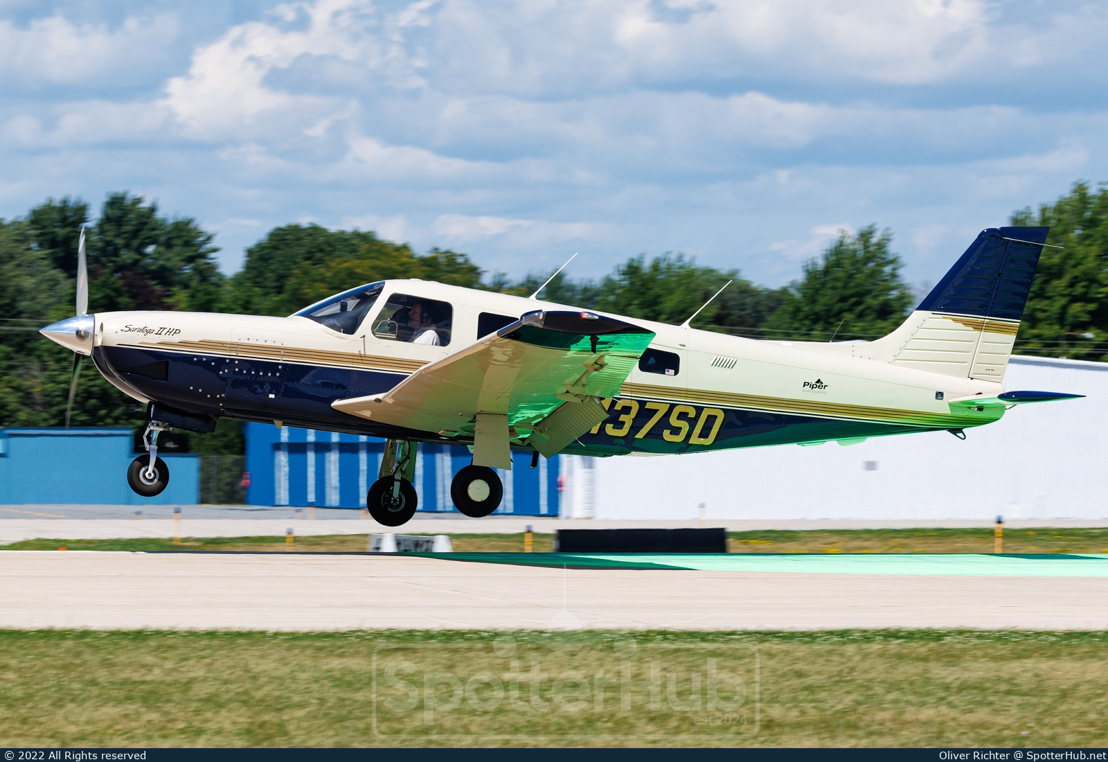 Photo of N137SD - Piper PA-32R-301 Saratoga II HP operated by Private