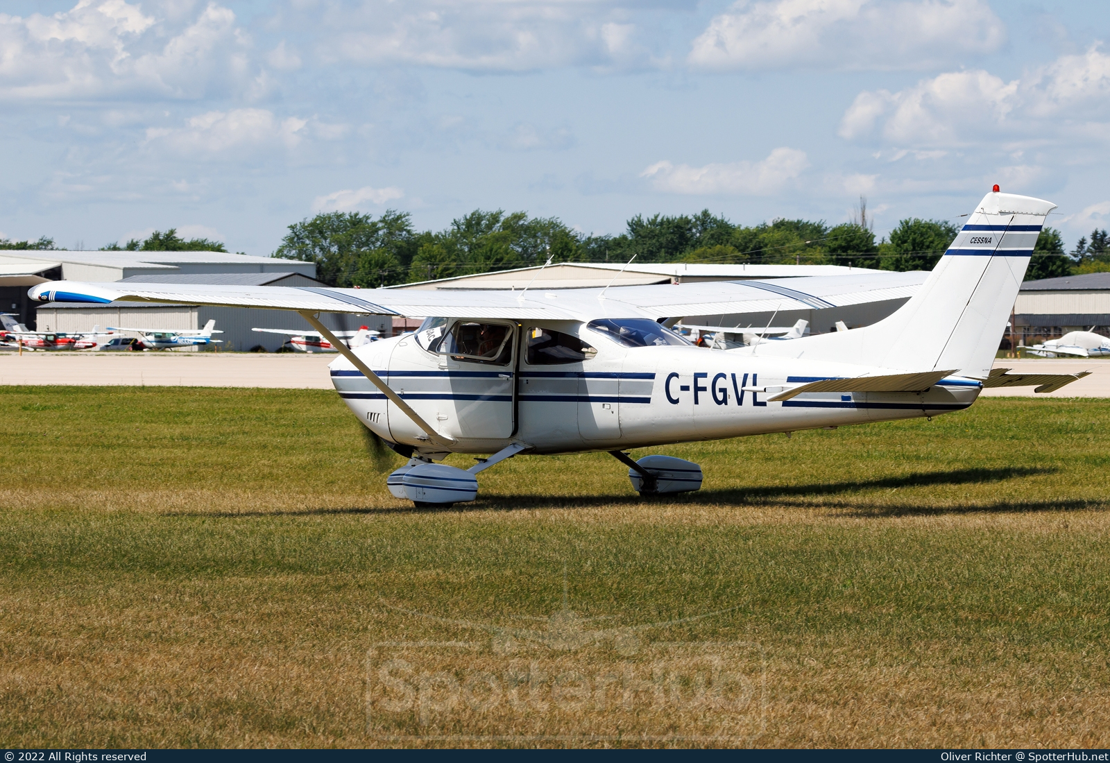 Photo of C-FGVL - Cessna 182Q Skylane operated by Private