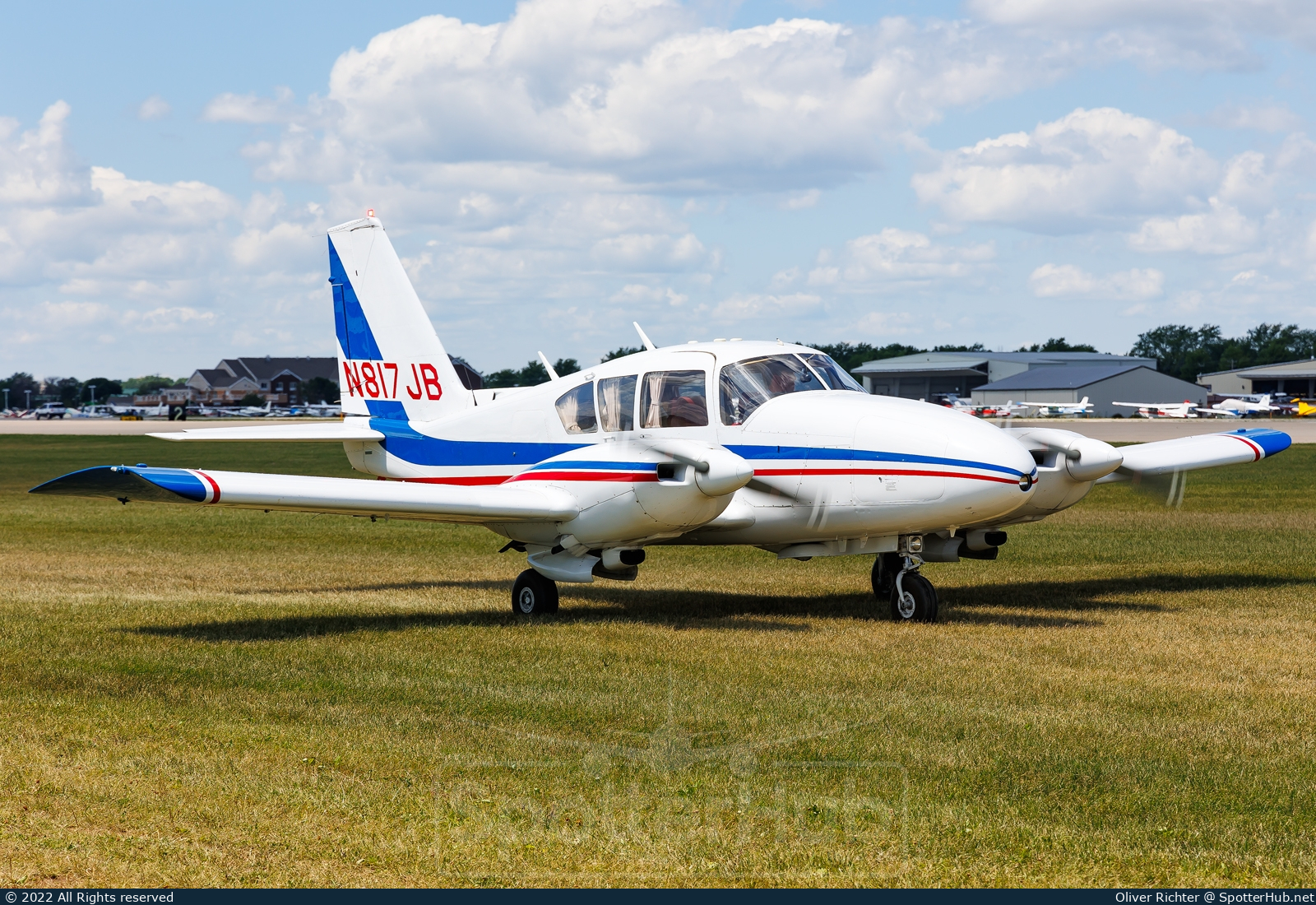 Photo of N817JB - Piper PA-23-250 Aztec D operated by Private