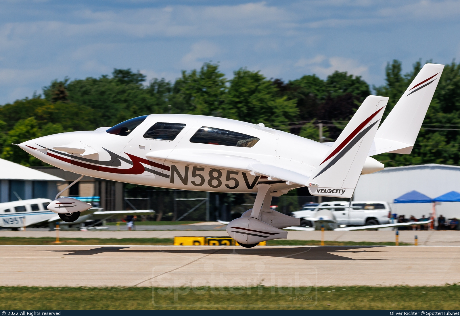 Photo of N585V - Velocity XL-FG operated by Private