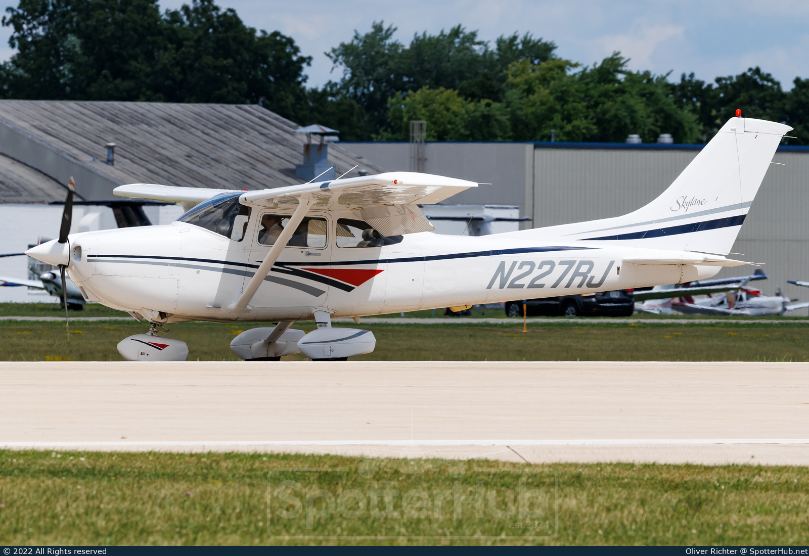 Photo of N227RJ - Cessna 182S Skylane operated by Private
