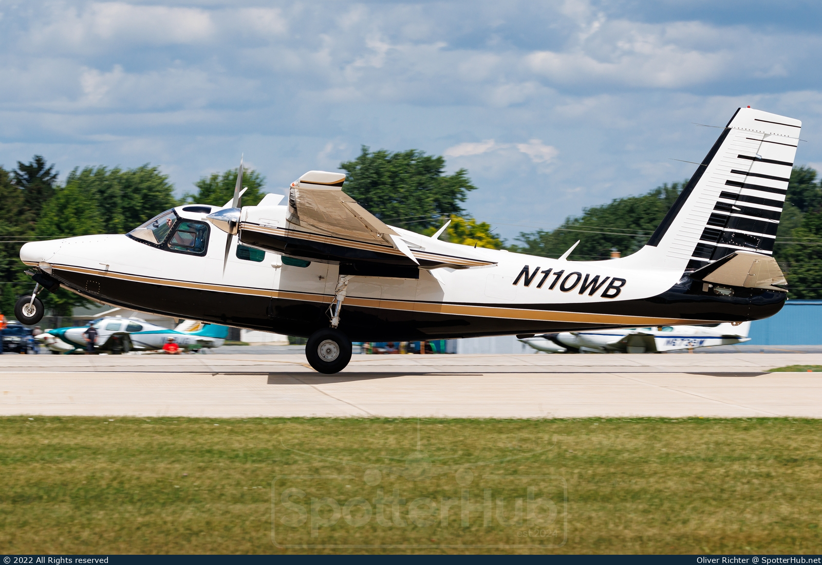 Photo of N110WB - Aero Commander 500B operated by Private