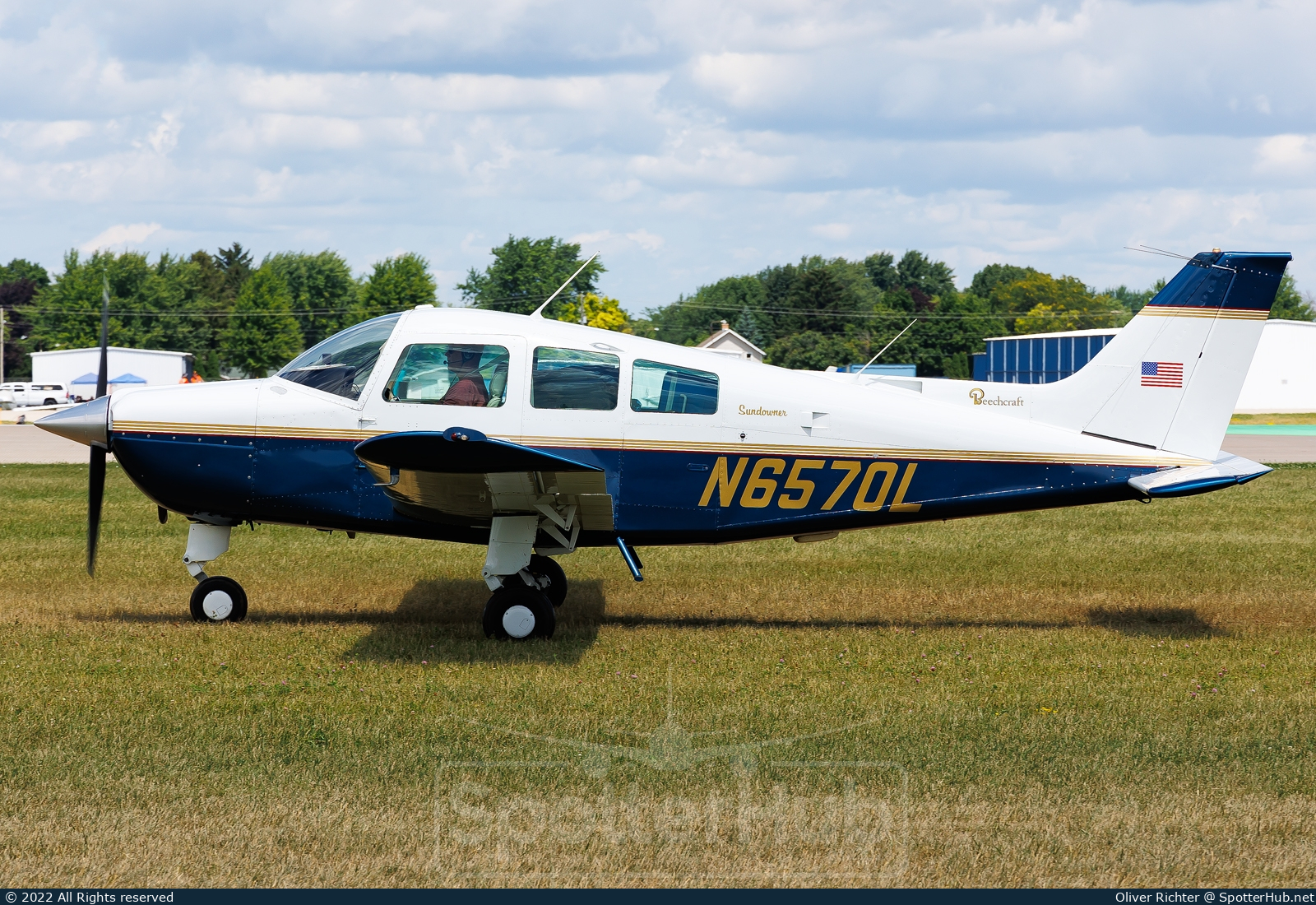 Photo of N6570L - Beechcraft C23 Sundowner operated by Private
